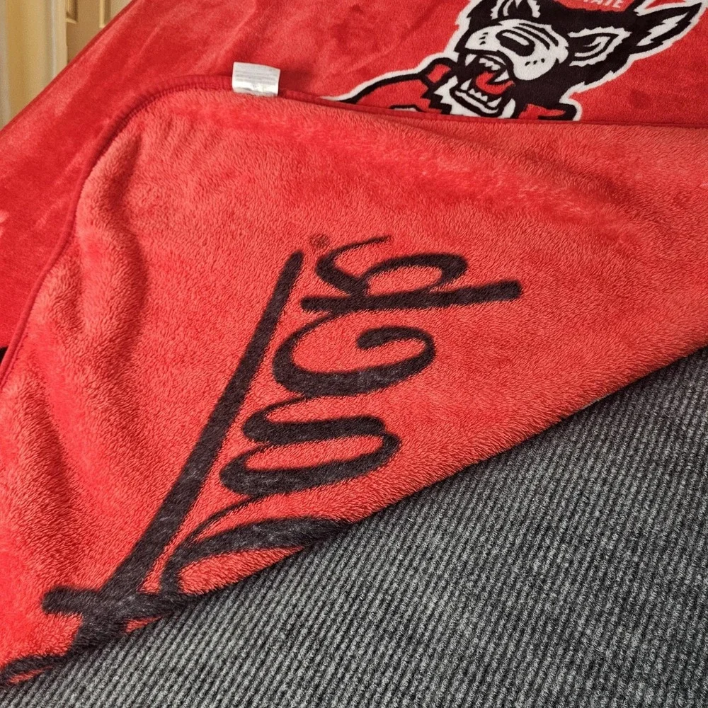 NC State Wolfpack Blanket Throw One Size Red NCAA Football Northwest Company